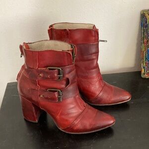 Freebird by Steven Red Joey Boots Size 8